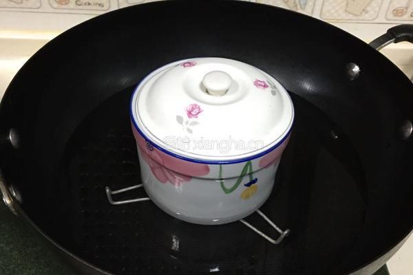 冰糖燕窝的做法图解7