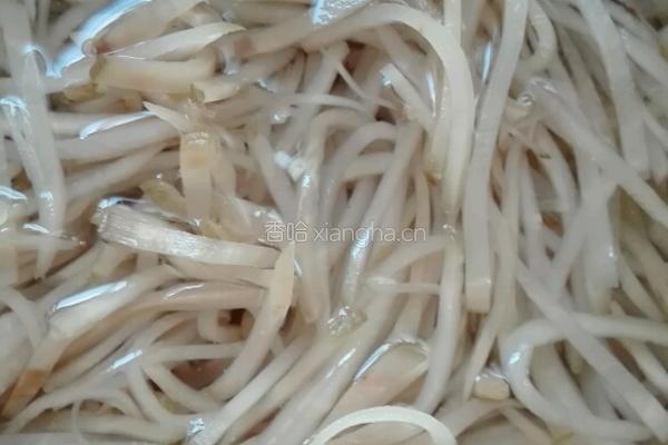 青椒炒芥菜丝的做法图解3