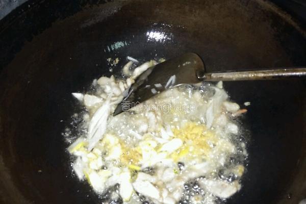 蘑菇炒肉的做法图解5