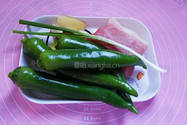 青椒肉丝的做法图解1