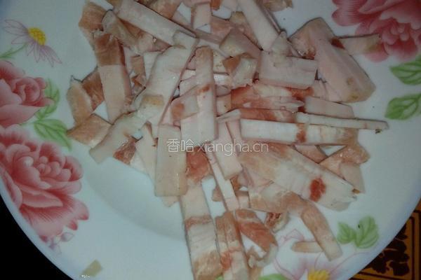 蘑菇炒肉的做法图解2