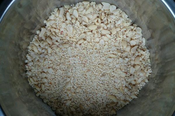 芝麻花生糖的做法图解8