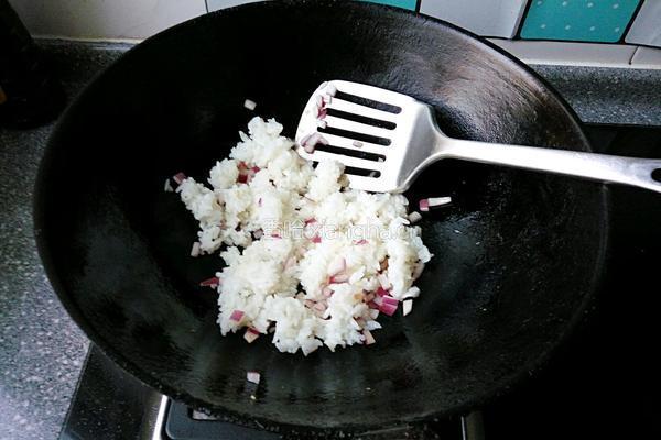 番茄炒饭的做法图解4