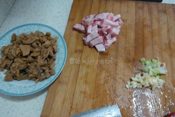 萝卜干炒肉的做法图解2