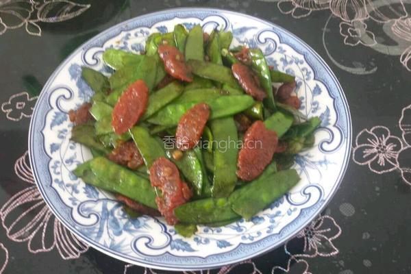 荷兰豆烧香肠的做法图解6
