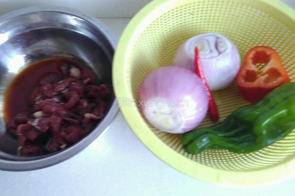 洋葱炒牛肉片的做法图解1