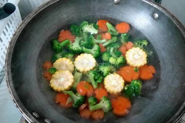 黑椒牛排套餐的做法图解3