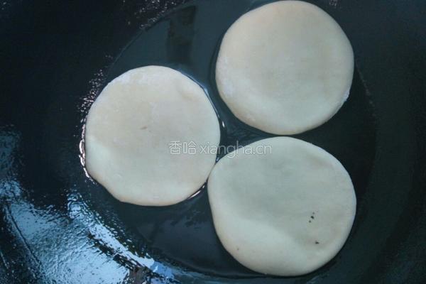 黑芝麻红豆沙馅饼的做法图解8
