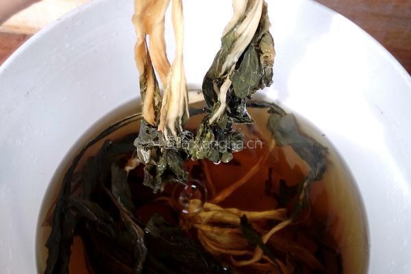 老干妈菜干豆腐蒸肉的做法图解1