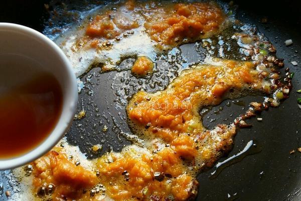 咸蛋黄烧豆腐的做法图解10