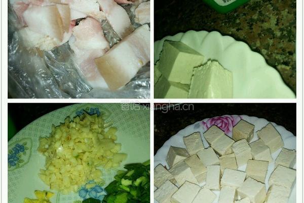 五花肉炖豆腐的做法图解1