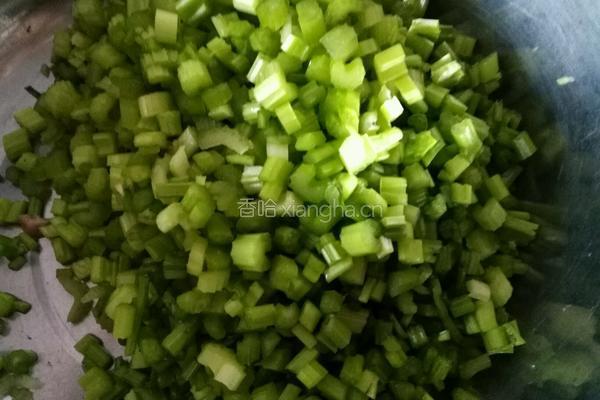 驴肉芹菜蒸饺的做法图解7