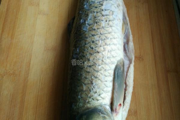 酸菜鱼的做法图解1