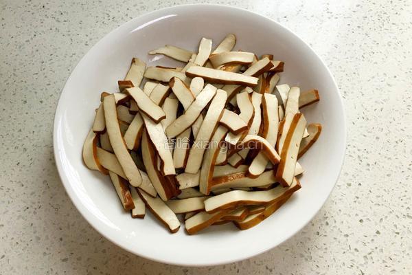 木耳炒香干的做法图解4
