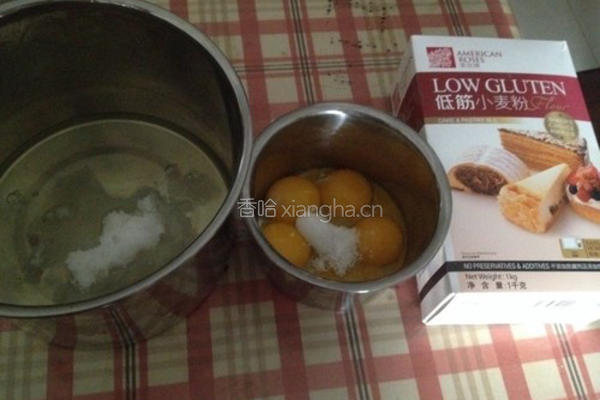 快手戚风蛋糕的做法图解1