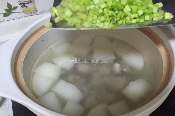 芹菜萝卜排骨汤的做法图解8