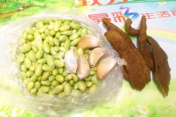 萝卜干炒青豆的做法图解1