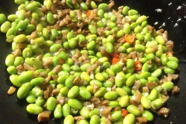 萝卜干炒青豆的做法图解8