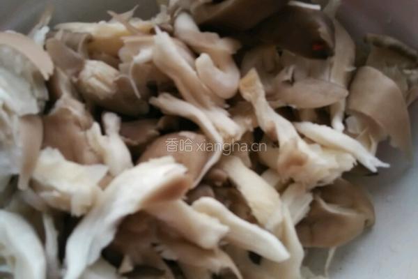 炒蘑菇的做法图解1