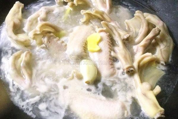 卤鸭翅鸭掌(酱油版)的做法图解3
