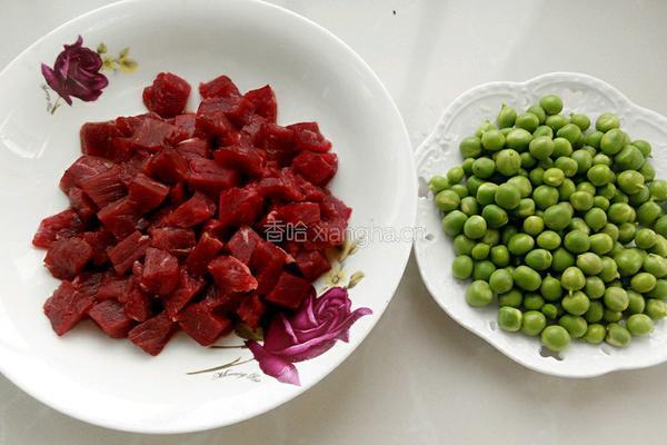 豌豆辣牛肉的做法图解1