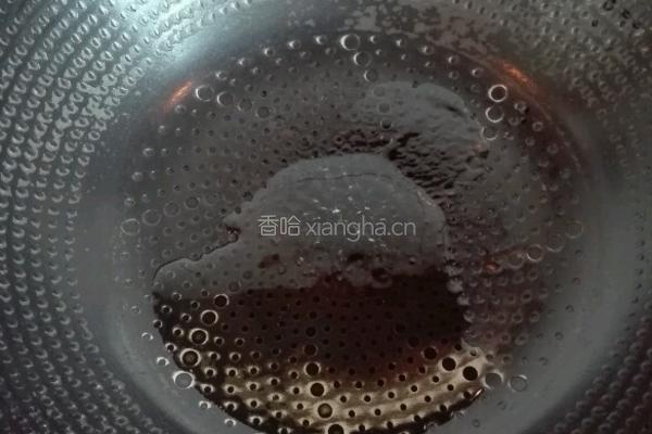 火腿杂蔬炒虾仁的做法图解2