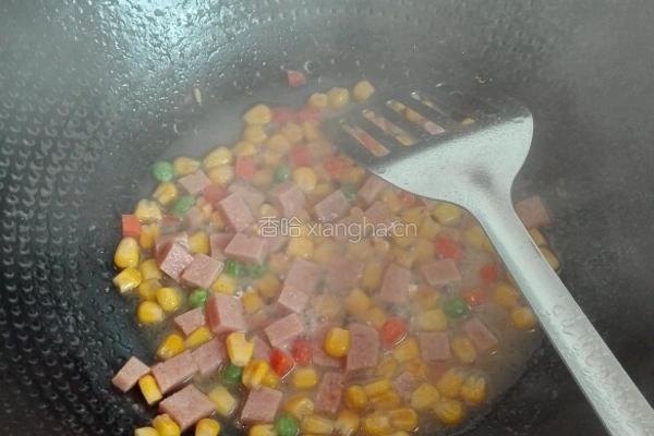 火腿杂蔬炒虾仁的做法图解4