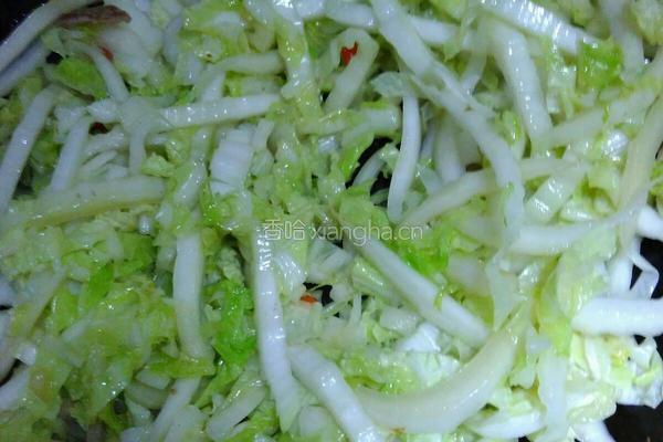 大白菜炒肉丝的做法图解5