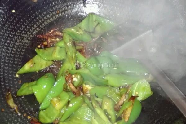 干煸肉丝炒双椒的做法图解6