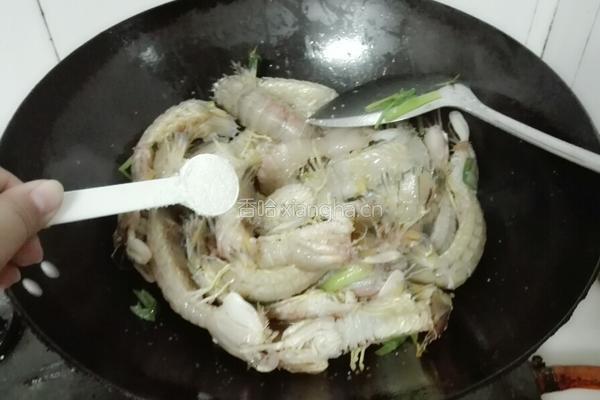 姜葱炒濑尿虾的做法图解7