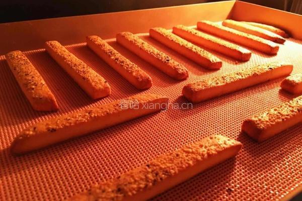 黑胡椒起司饼干的做法图解6