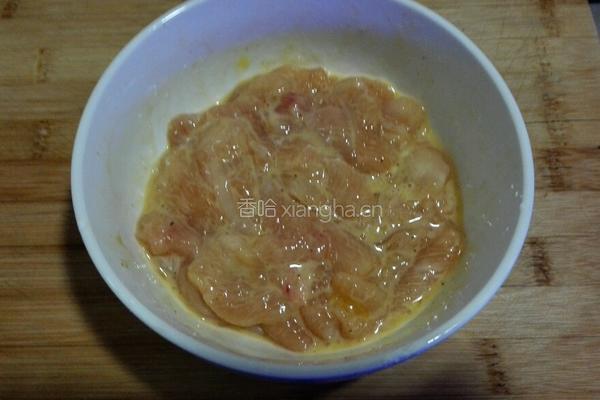 滑溜鸡片的做法图解2