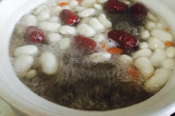 雪豆鱿鱼猪蹄汤的做法图解7