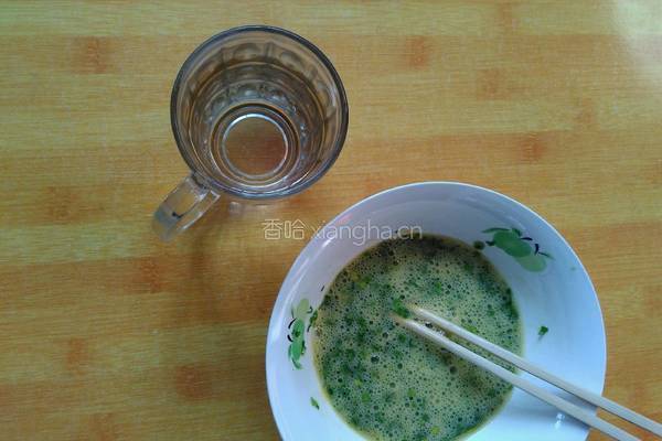 蒜苗鸡蛋饼的做法图解3