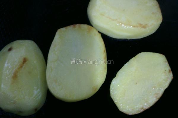 老干妈什锦蛋炒饭的做法图解2