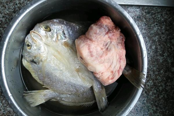 五花肉烧咸鱼的做法图解1