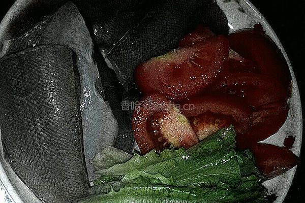 番茄香焖龙利鱼的做法图解2