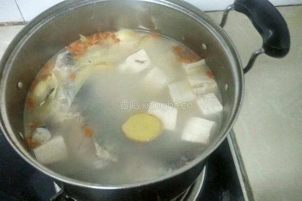 鲫鱼汤的做法图解7