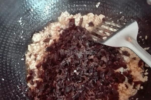 豆腐粉丝木耳蒜黄水饺的做法图解7