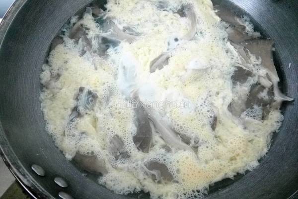 蘑菇肉圆汤的做法图解6