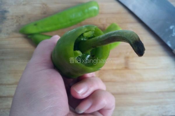 豆豉炒辣椒圈的做法图解2