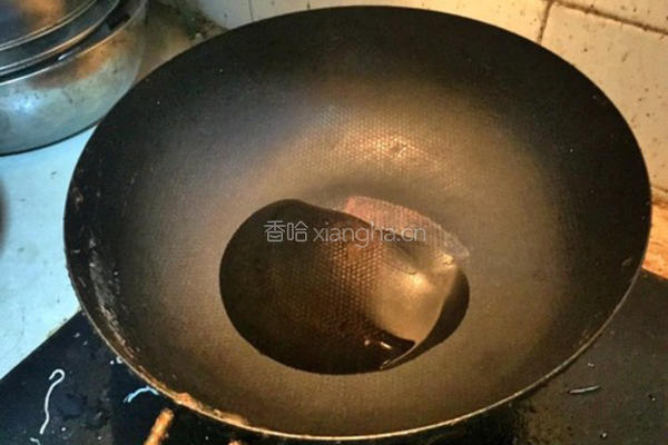 炸花生米的做法图解1