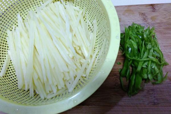 青椒土豆丝的做法图解2