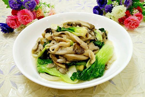 平菇炒小白菜的做法图解7