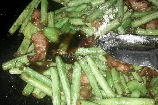 五花肉炒豆角的做法图解7