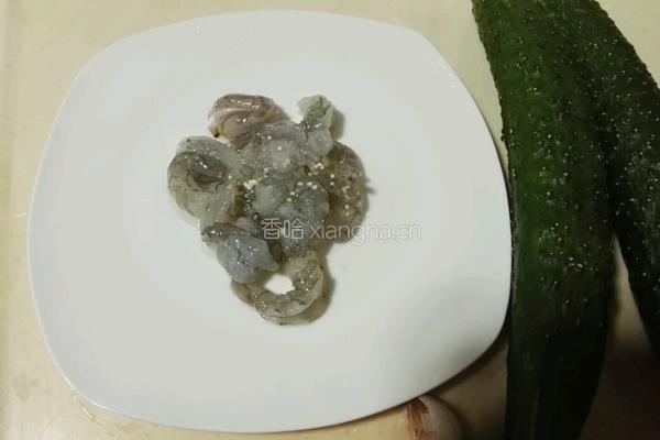 翡翠虾仁的做法图解3