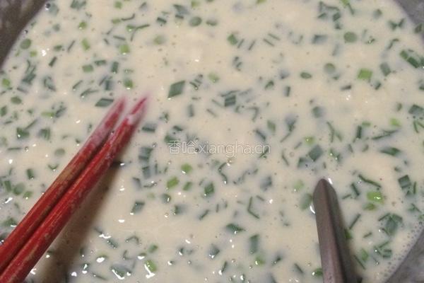 蒜苗鸡蛋摊饼的做法图解3