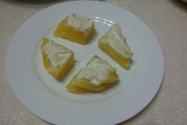 菠萝色拉酱草莓甜点的做法图解7