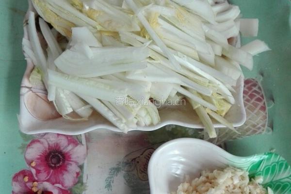 蒜香粉条白菜的做法图解2