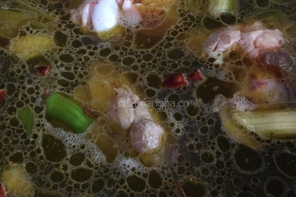 大骨头炖豆角的做法图解2
